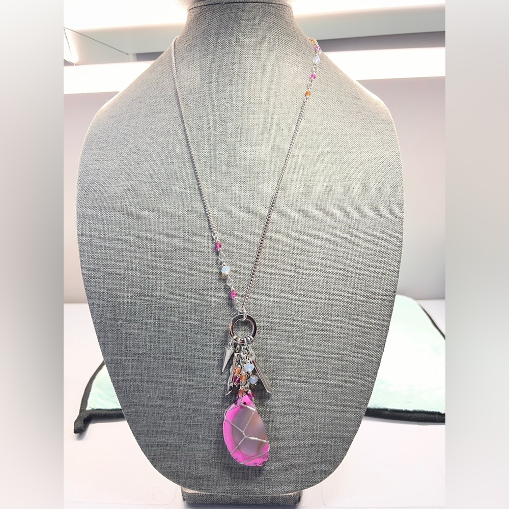 Chic Pink Agate Silver Necklace with Pendant